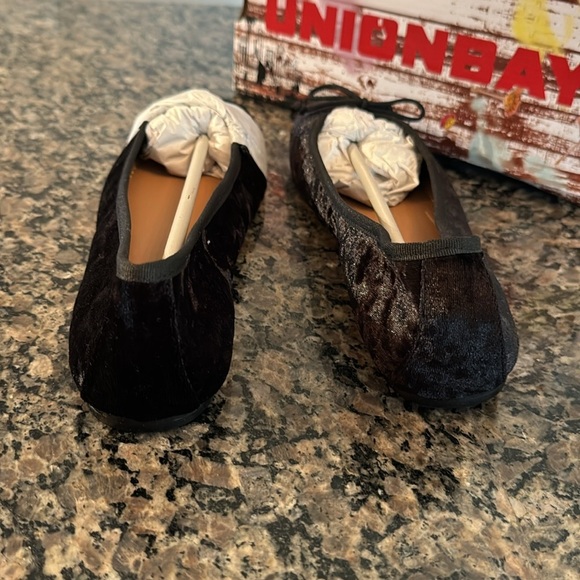 Unionbay Black Velour ballet shoes NIB 8.5 - Picture 5 of 8